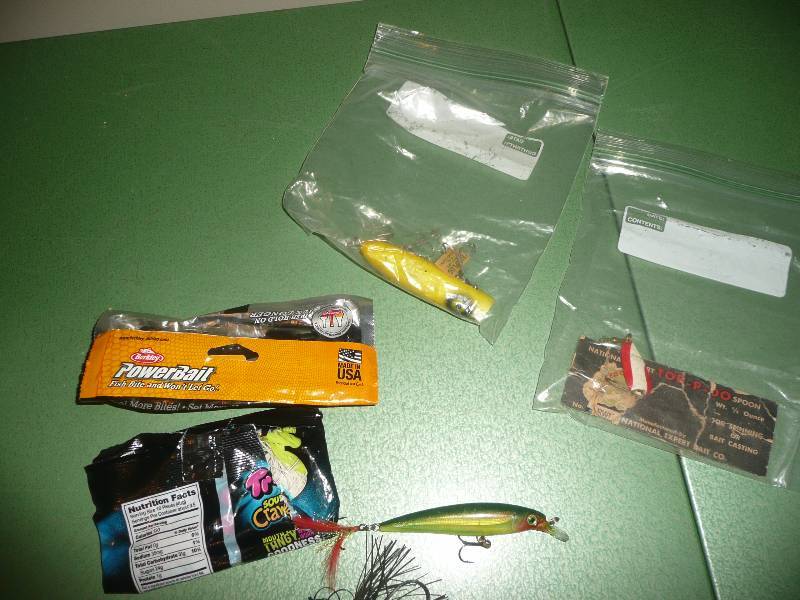 Group Of Vintage Fishing Lures wpapers - see pictures
