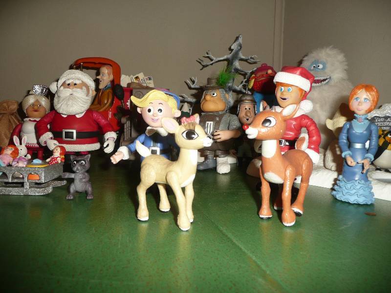 45 piece Vintage Rudolf Set - Playing Mantis Rudolf - Valued at well over $400.00 on E Bay - See Pictures
