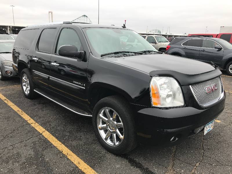 lot 2 image: 2007 GMC Yukon Denali AWD