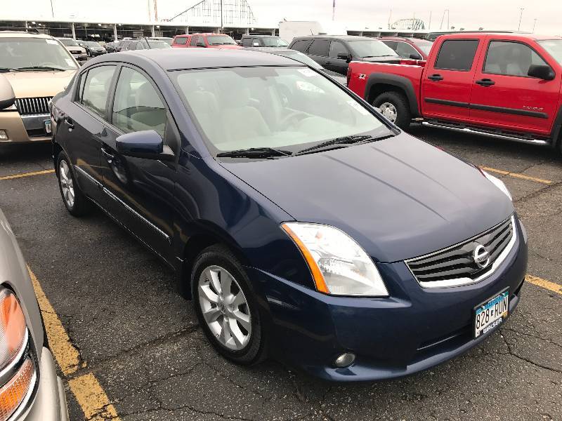 lot 8 image: 2012 Nissan Sentra 2.0 SL
