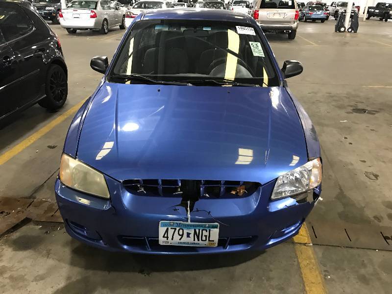 lot 30 image: 2001 Hyundai Accent