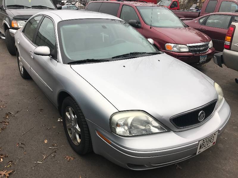 lot 33 image: 2002 Mercury Sable GS