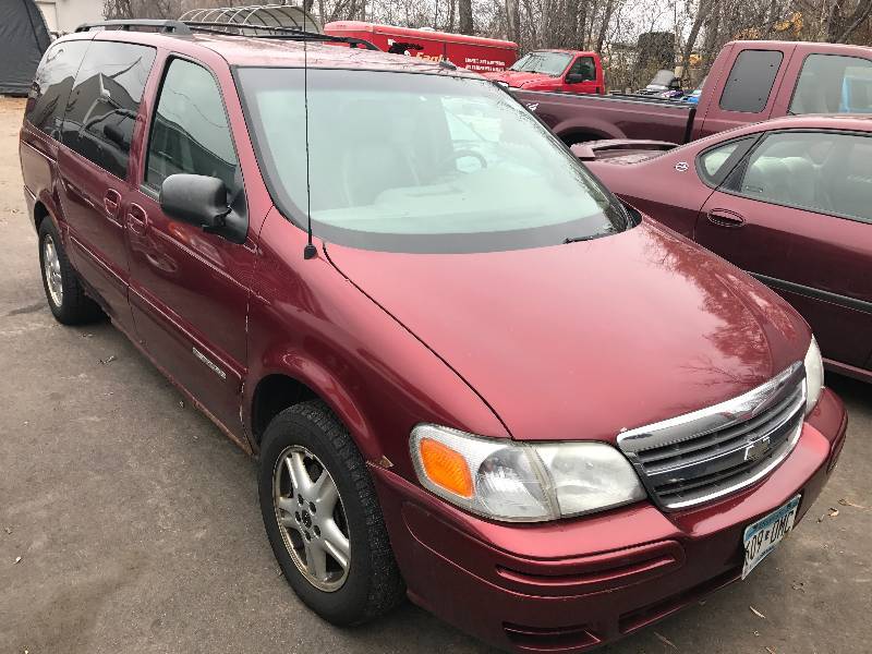 lot 35 image: 2003 Chevrolet Venture VersaTrak AWD