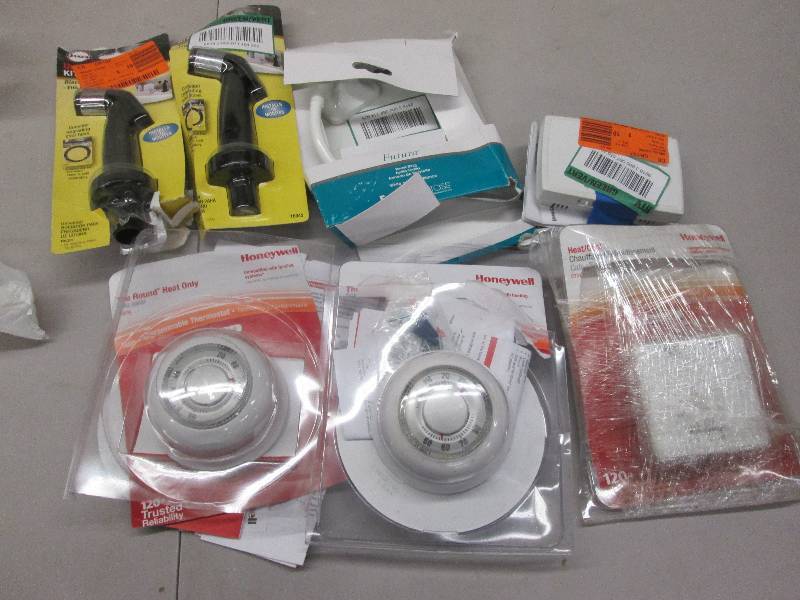 lot 101 image: Lot of 4 Assorted Honeywell Thermos...