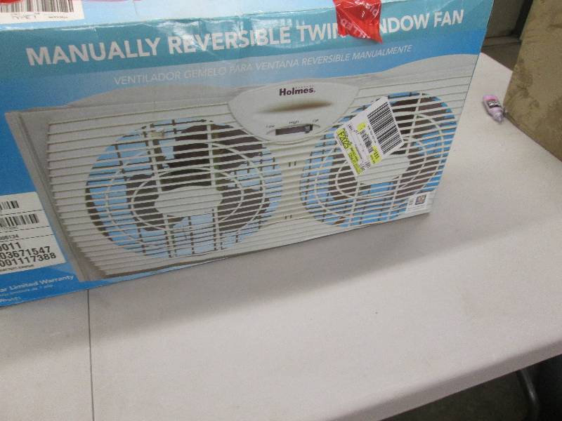 lot 116 image: Holmes Twin Window Fan open box, un...