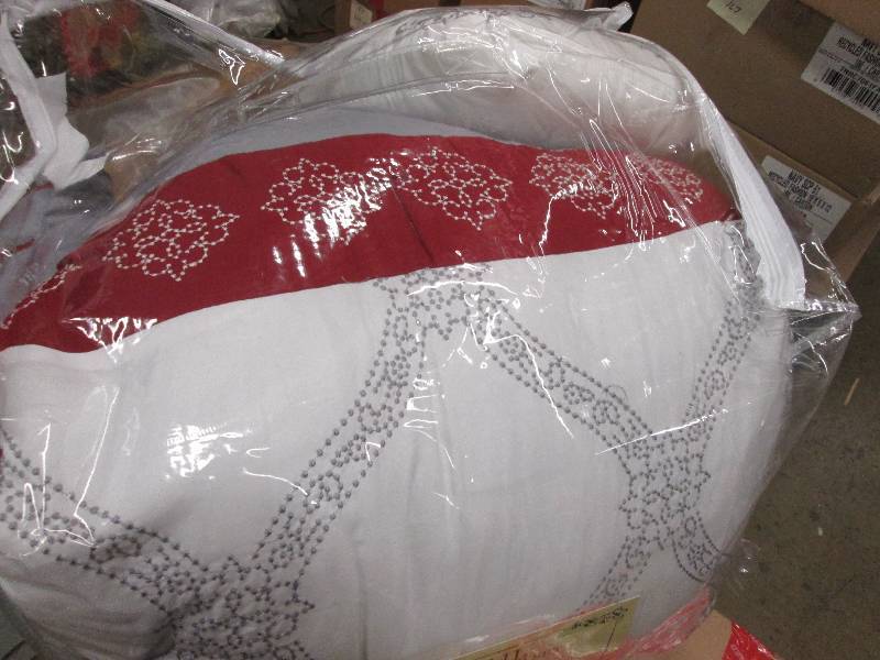 lot 177 image: Vail 10-Piece Bed Set Queen open bo...