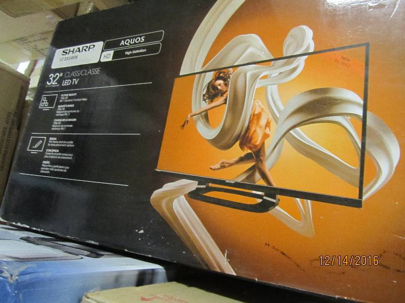lot 45 image: Sharp Aquos LC 32LE451U 32-Inch Aqu...
