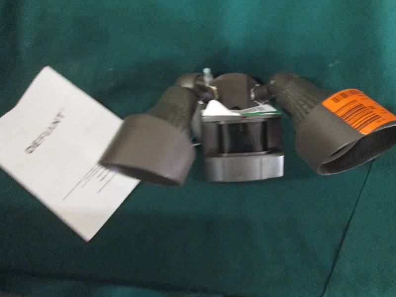 Defiantt motion security light no b...