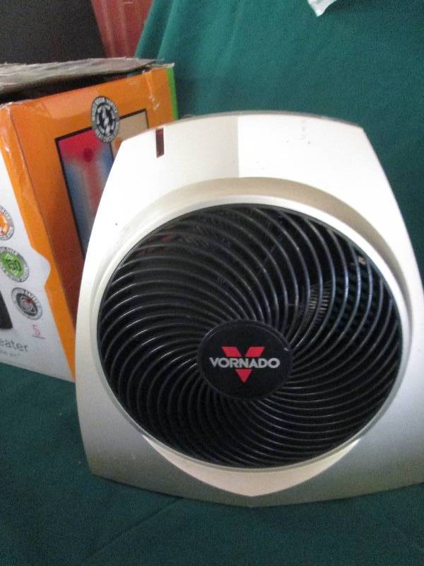 vornado whole room heater open box ...