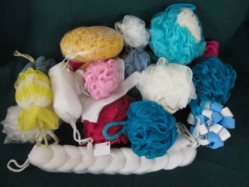 20 bath scrubbys all new ...