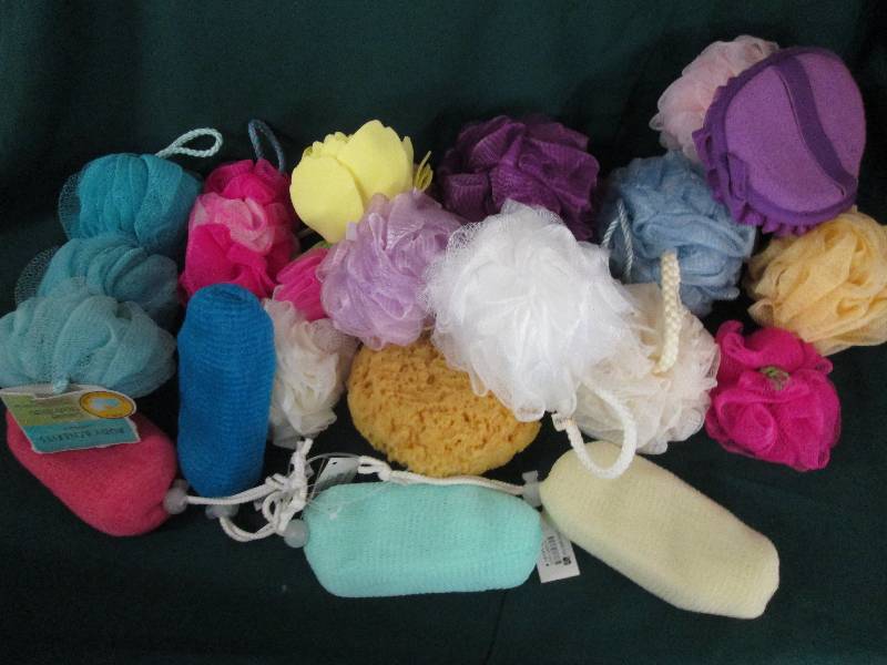 20 bath scrubbys all new ...