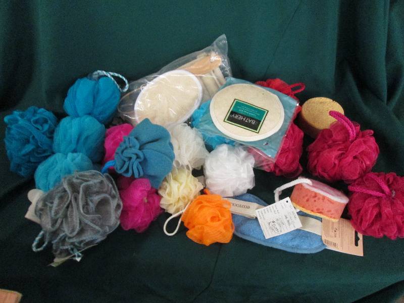 20 bath scrubbys all new ...