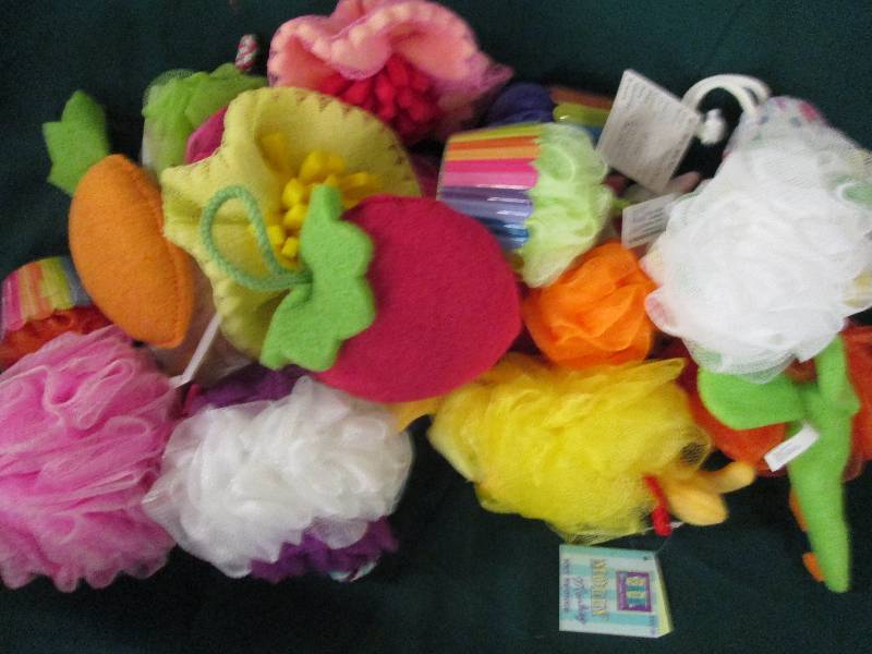 20 kids themed scrubbys ...