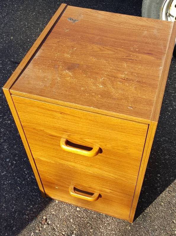 lot 4 image: Small two drawer wood file cabinet