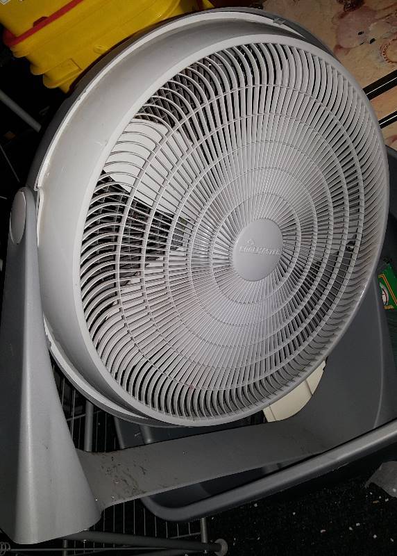 lot 28 image: Grey fan