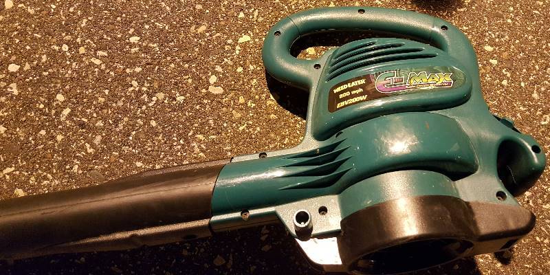 lot 36 image: Leaf blower