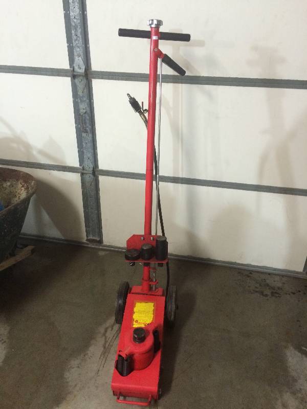 lot 1 image: Air Operated Hydraulic Jack