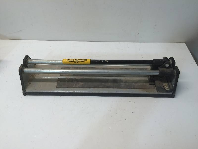 lot 14 image: Tile Cutter