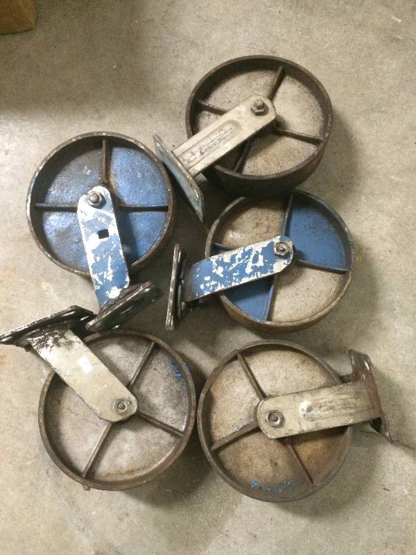 lot 34 image: 8 Caster Wheels