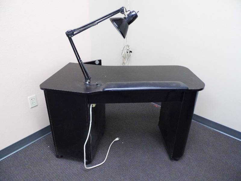 Manicure Table