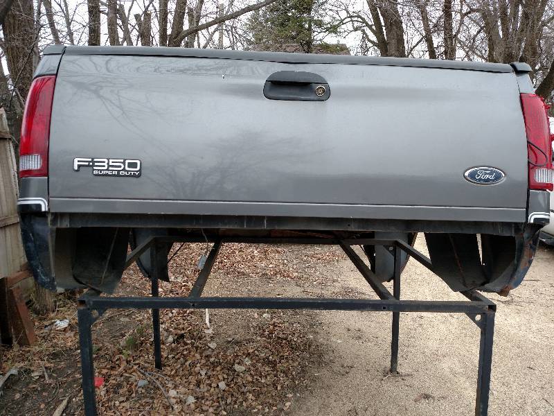 lot 8 image: Ford 6 12 Pickup Box & Rear Bumpe...