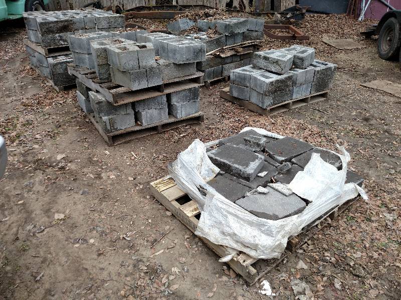 lot 120 image: Retaining Wall Block & Caps...