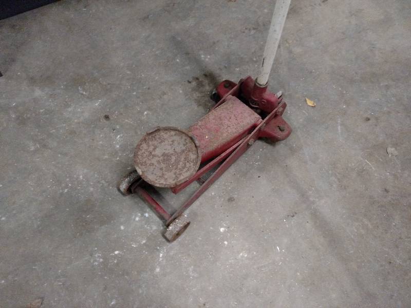 lot 107 image: Hydraulic Floor Jack, Works...