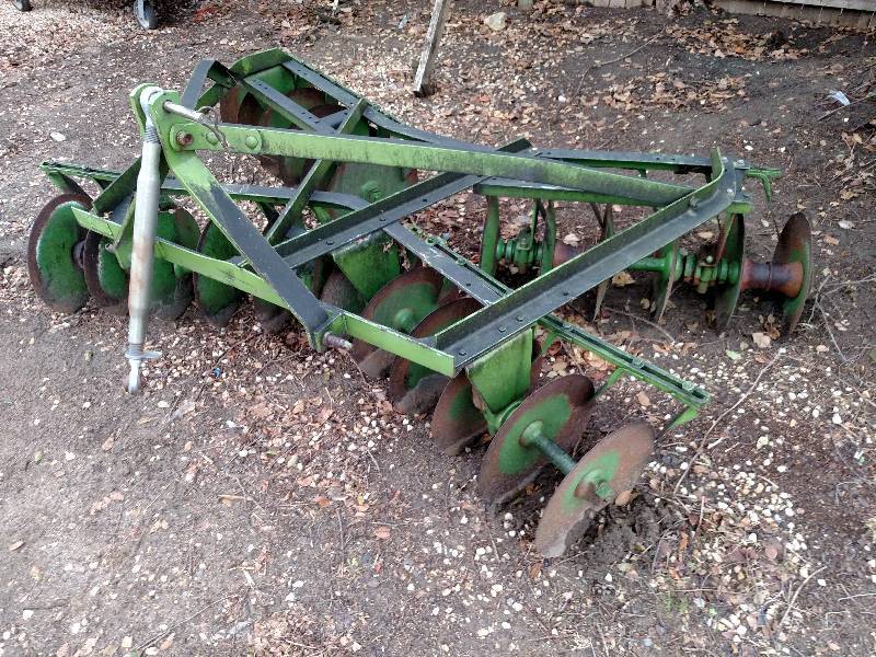 lot 5 image: Dearborn Model Lift-2 3-Point Disc...
