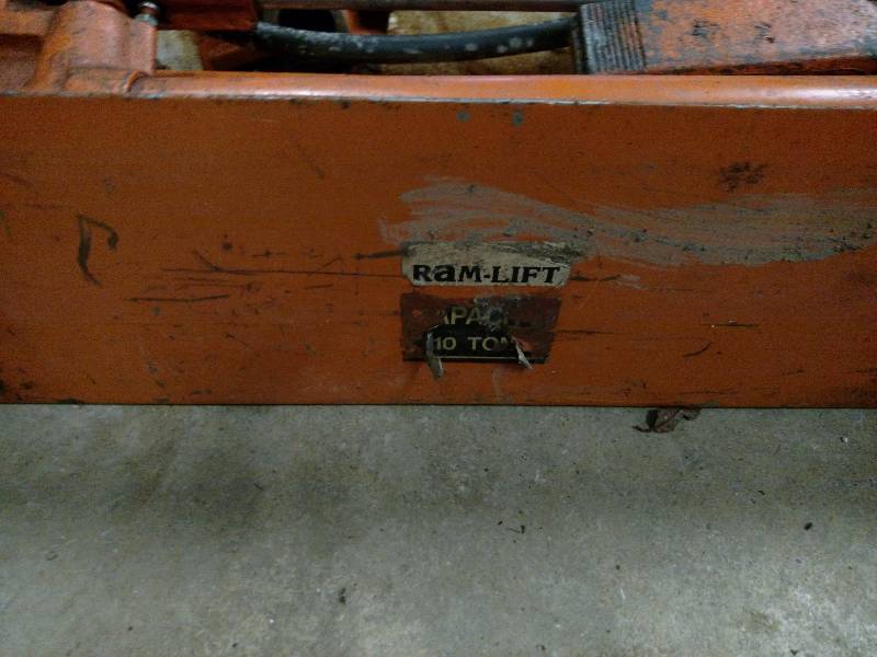 lot 23 image: Ram Lift 10 Ton Porta Power...