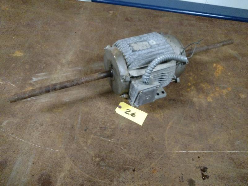 lot 26 image: Electric Motor, 1.52 hp, 3 Phase, ...