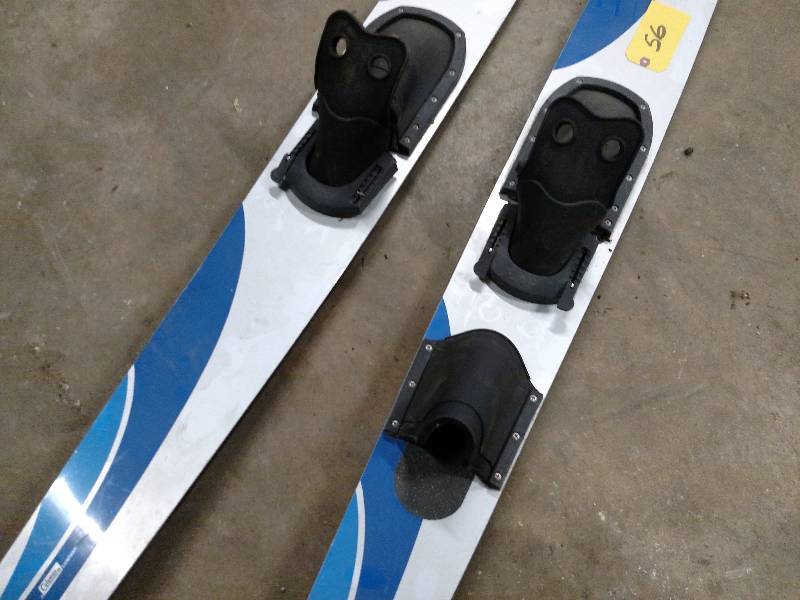 lot 56 image: OBrien Performers Combos Water Ski...