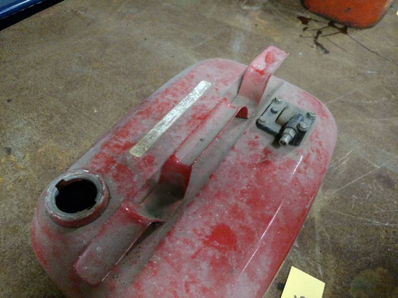 lot 76 image: 6 Gallon Marine Gas Tank...