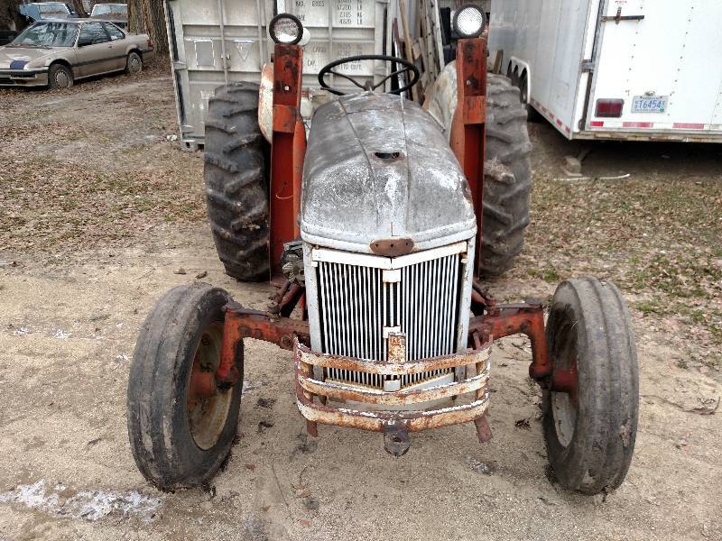 lot 4 image: Ford 8N Tractor, 4 Cylinder, Sherma...