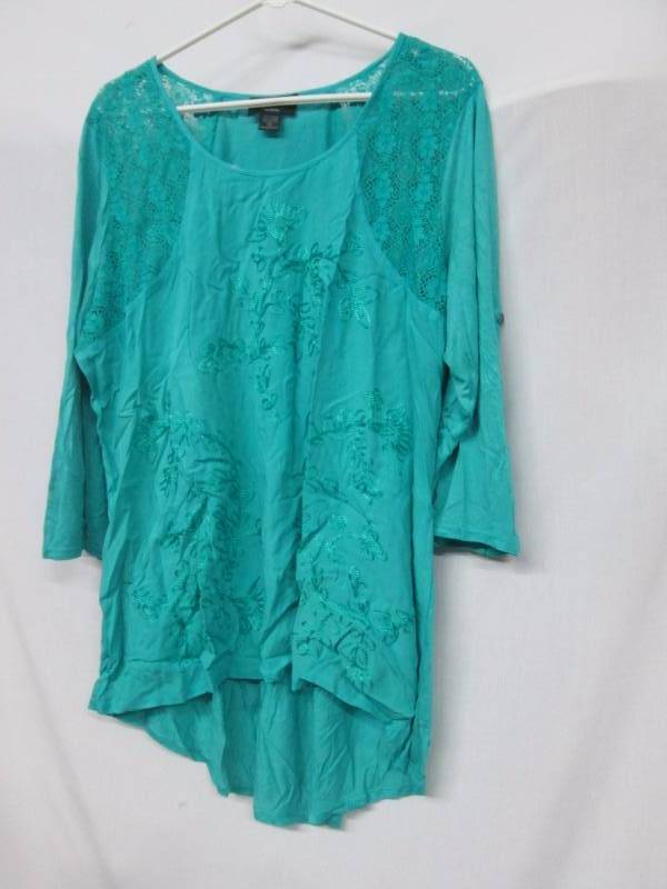 Lola P Plus Knit Hi-Lo Top