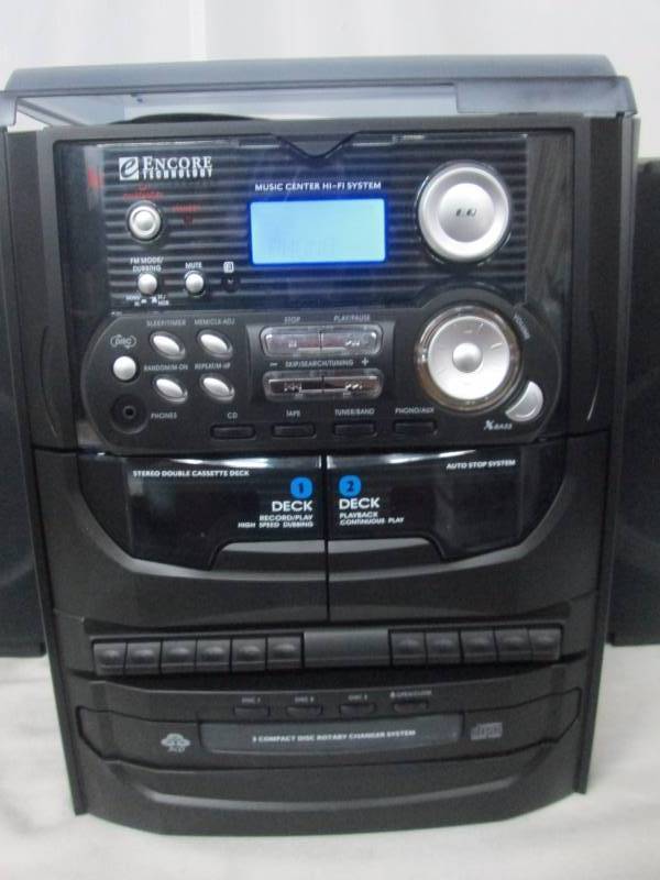 Encore Technology 3-CD Turntable with Headphones