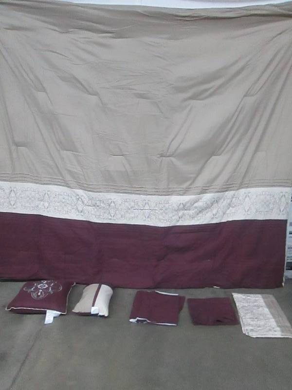 Victoria Classics Tursi 8-pc. Comforter Set - King
