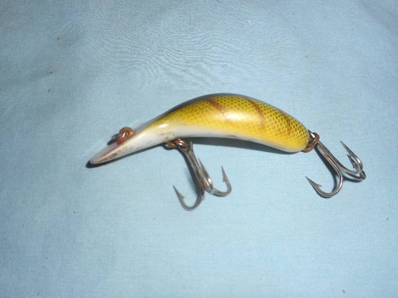 lot 10 image: VINTAGE HEDDON TAD POLLY