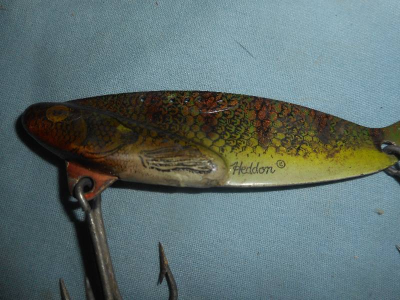lot 17 image: VINTAGE HEDDON SPOON