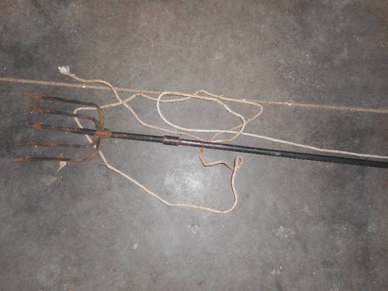 VINTAGE FISHING SPEAR  VINTAGE AND ANTIQUE FISHING TACKLE SPEARS