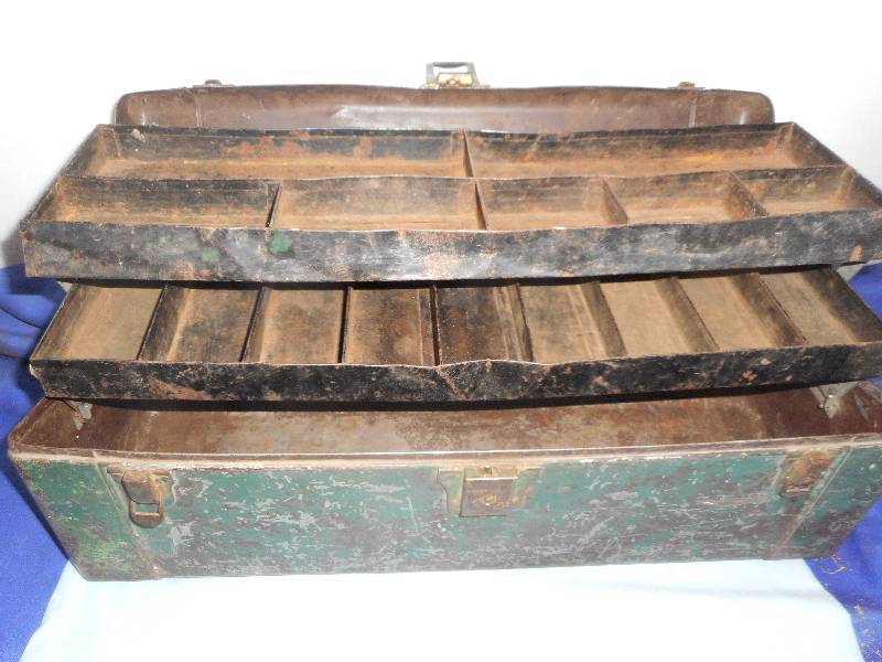 lot 23 image: ANTIQUE METAL TACKLE BOX