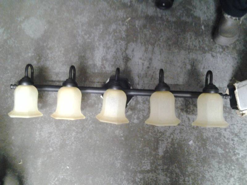 lot 90 image: 5 Light Oil Rubbed Bronze Fixture 40 Inches