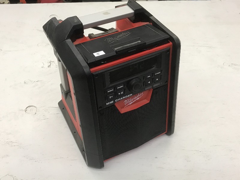 Milwaukee M18 Jobsite RadioCharger...