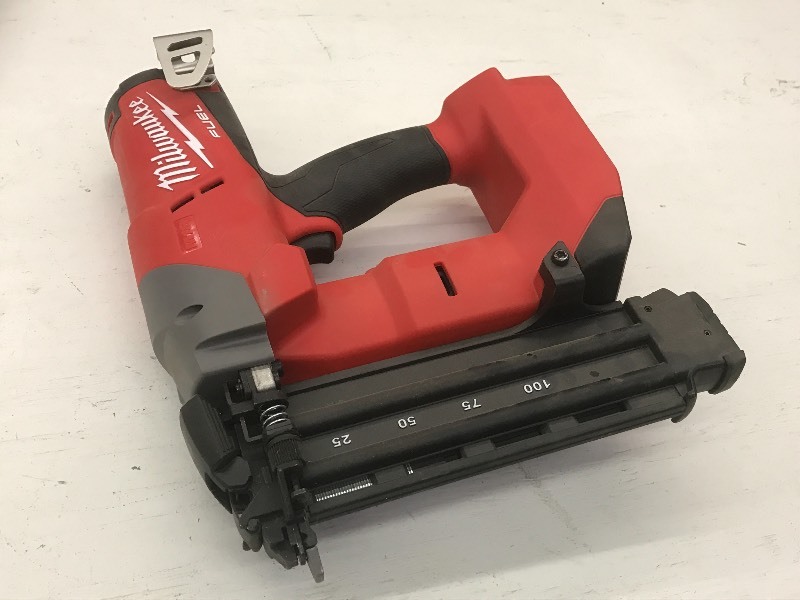 Milwaukee M18 FUEL 18-Gauge Straigh...