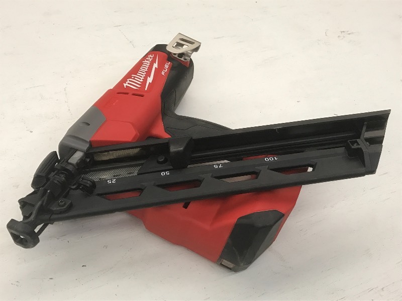Milwaukee M18 FUEL 15-Gauge Angle N...