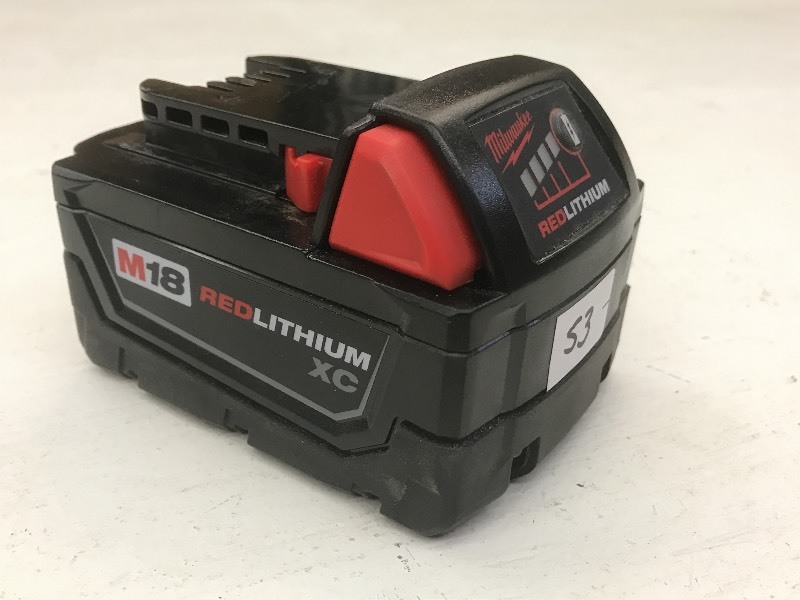Milwaukee M18 Red Lithium 4.0 Exten...