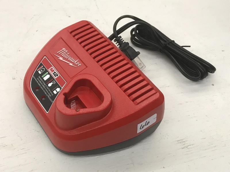 Milwaukee M12 Battery Charger ...
