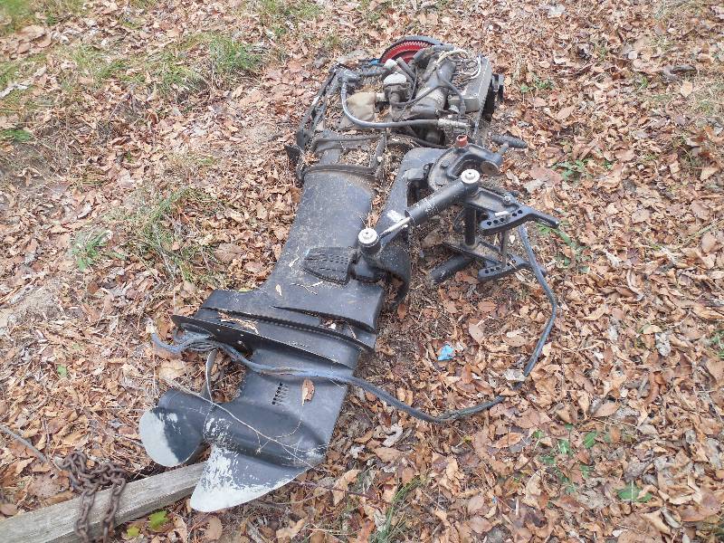 lot 4 image: MERCURY 65 HP BOAT MOTOR