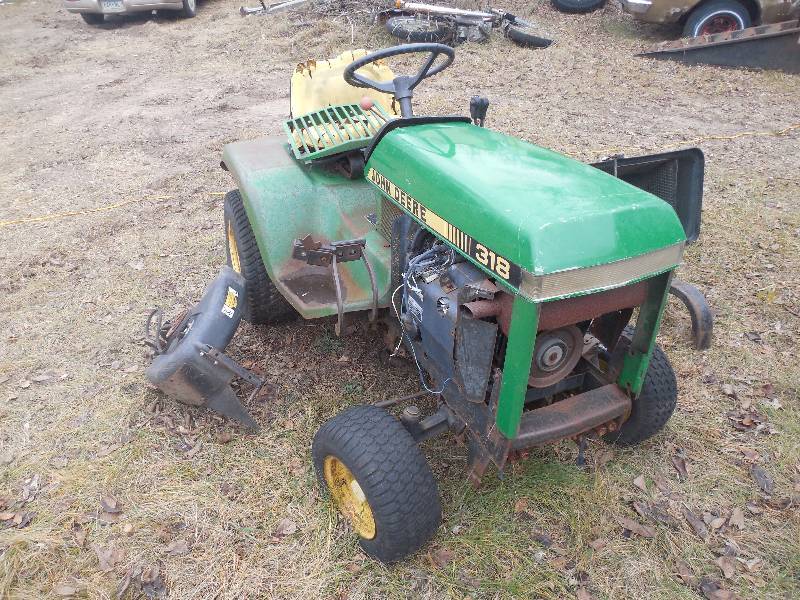 lot 5 image: JOHN DEERE 318 TRACTOR