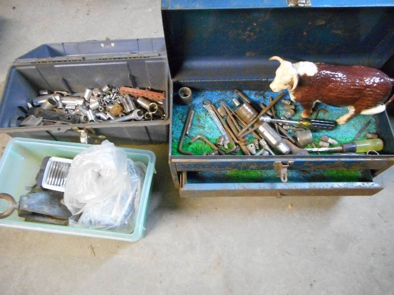 lot 49 image: MISC TOOLS LIGHTS, HOOLS