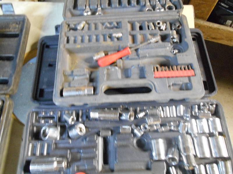 lot 60 image: 4 SCOKETS SETS